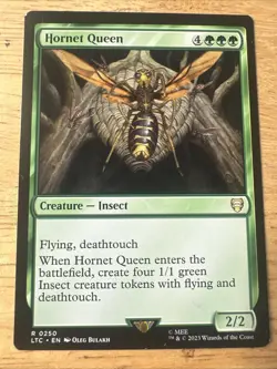 x1 Hornet Queen R MTG Commander: The Lord of the Rings: Tales of Middle-Earth LP - Image 1