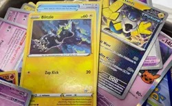 Pokemon Trading Card Lot Mixed Modern & Vintage 1000+ Cards See Photos - Image 3