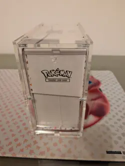 Pokemon 151 Elite Trainer Box Englisch Sealed Acryl Case - Image 4