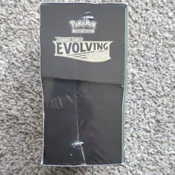 Pokemon TCG Evolving Skies Elite Trainer Box English 65 Cards 2021 - Image 4