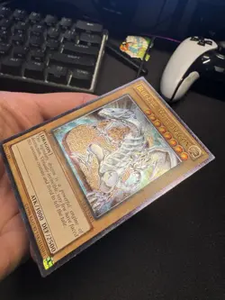 Yu-Gi-Oh! TCG Blue-Eyes White Dragon Ultimate Rare 1st Edition YSKR-EN001 - Image 4
