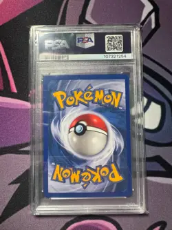 Pokemon Vaporeon Skyridge NO Holo Rare #33 PSA 9 Mint - Image 2