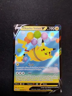 Carte Pokemon PIKACHU VOLANT 006/025 V Ultra Rare Celebrations 25ans FR NEUF - Image 1