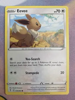 Evolving Skies Basic Eevee Common Card Regular 125/203 - Image 1