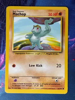 Machop - Base Set - 52/102 - Common - Vintage WOTC Pokemon Card - Image 1