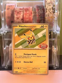 Pikachu Berkemeja Batik 101/SV-P Stamped Indonesia Journey Promo Pokemon 2024 NM - Image 1