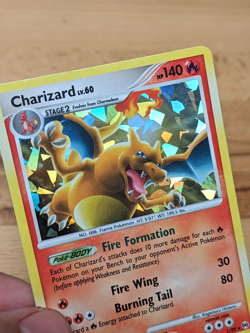 2009 Charizard Cracked-Ice Holo Lv.60 Platinum Arceus Diamond and Pearl LP - Image 2
