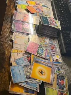 Pokemon TCG Bulk Lot Of 700+ Cards Near Mint/LP - Scarlet And Violet Era - Image 3