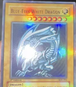 Blue-Eyes White Dragon SDK-001 Ultra Rare 1st Edition LP Asian English - Image 1