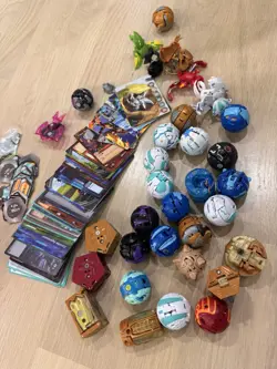 Bakugan lot: cards, BakuCores, arena - Image 3