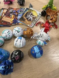 Bakugan lot: cards, BakuCores, arena - Image 4