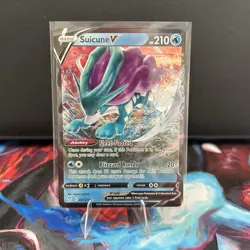 Pokemon TCG Suicune v Ultra Rare Holo Card Evolving Skies 031/203 - Image 1