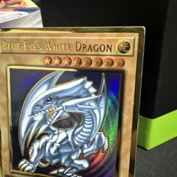 YuGiOh! Card "Blue-Eyes White Dragon" - Maximum Gold 1st Edition NM - MAGO-EN001 - Image 3