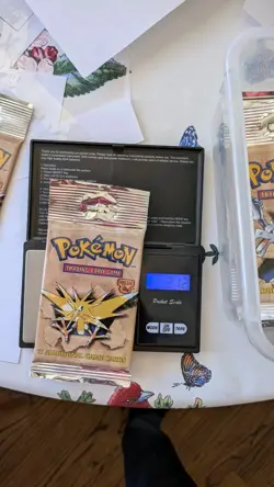 21.2g Pokemon TCG Fossil Zapdos 11-Card Booster Pack English 1999 WotC - Image 1