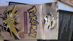 21.2g Pokemon TCG Fossil Zapdos 11-Card Booster Pack English 1999 WotC - Image 4