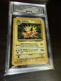 1999 Pokemon Jungle Jolteon ERROR NO SYMBOL Card 4/64 AGS 8.5 Near-Mint Mint+ - Image 3