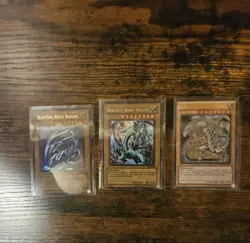 Yu-Gi-Oh TCG Blue-Eyes White Dragon Lot Ultra Rare, LOB-001, SDK-001, YSKR-EN001 - Image 1
