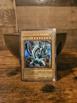 Yu-Gi-Oh TCG Blue-Eyes White Dragon Lot Ultra Rare, LOB-001, SDK-001, YSKR-EN001 - Image 5