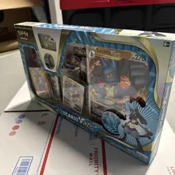 Pokemon TCG Lucario VSTAR Premium Collection (290-85124) 820650851247 - Image 3
