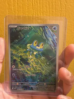 The Pokemon Company Froakie 038/064 Shrouded Fable IR Holo Full Art 70 HP - Image 1