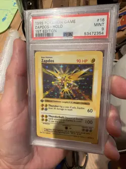 1999 POKEMON GAME 16 ZAPDOS-HOLO 1ST EDITION PSA 9 - Image 1
