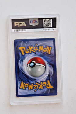 1999 pokemon fossil Hitmonlee Holo #7 PSA 8 - Image 3