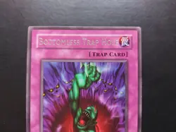 Yugioh - Bottomless Trap Hole LOD-092 Rare 1st Edition - Image 2