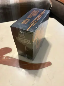 Pokemon TCG: Champion's Path Elite Trainer Box 820650805455 - Image 2