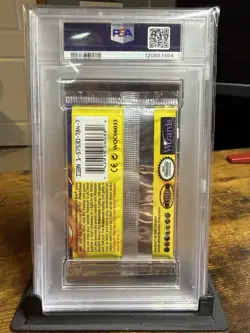 1999 POKEMON SEALED BASE SET UNLIMITED CHARIZARD BOOSTER PACK PSA 9 WITH STAND🔥 - Image 3