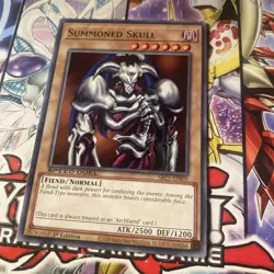 Summoned Skull - SBC1-ENI01 - 1st Edition - NM - Common - YuGiOh! - Image 1