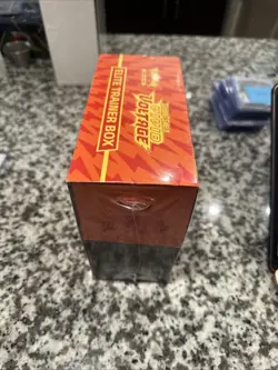 Pokemon Vivid Voltage Elite Trainer Box ETB - Image 5
