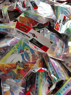Lot of 25 Pokemon Mini Portfolios - holds 60 cards each Bulk Sale "No Cards" - Image 2