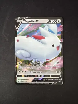 Togekiss V 140/185 Vivid Voltage Ultra Rare Holo Pokemon Card - Image 1