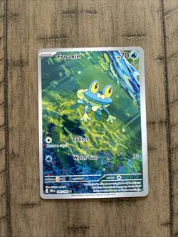 The Pokemon Company Froakie 038/064 Shrouded Fable IR Holo Full Art 70 HP - Image 1