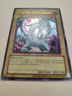 Blue-Eyes White Dragon RP01-EN001 Retro Pack Ultra Rare LP - Image 3