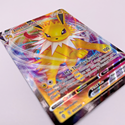 Pokemon TCG Jolteon VMAX 051/203 Ultra Rare Evolving Skies Eeveelution NM - Image 4
