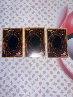 Yu-Gi-Oh Blue-Eyes Ultimate Dragon SDX-001 Ultimate Rare Card X3 - Image 2