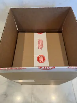 MTG Iconic Booster Box Sealed Brand New *INSIDE MINI CASE* (Booster Box x2) - Image 2