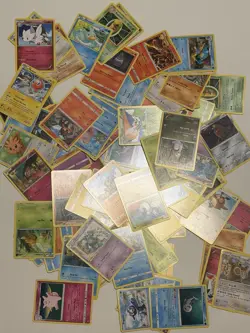 Pokemon Card lot- 850 cards and handbook. 2015-2016 era - Image 4