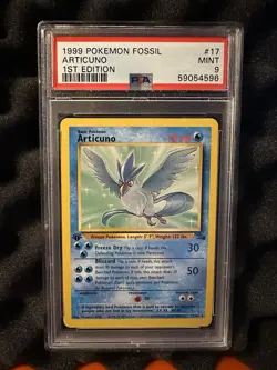 Pokemon 1st Edition Articuno Fossil Set 17/62 PSA 9 - Image 1