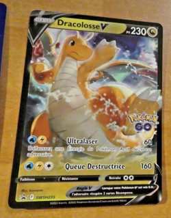 POKEMON GO CARD RARE HOLO CARTE Dracolosse V SWSH235 PROMO FR MINT 2022 - Image 1