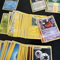 Bundle Of 140 Pokemon Cards From 2017 - Image 5
