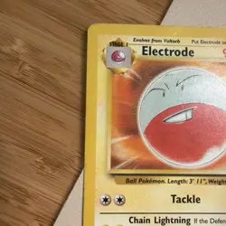 Vintage 1999 Pokemon TCG Jungle ELECTRODE Non-Holo Rare 18/64 HP (Damaged) - Image 5
