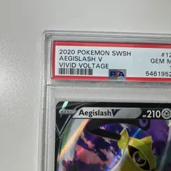 Pokemon TCG Aegislash V 126/185 Vivid Voltage Ultra Rare Full Art Holo PSA 10 - Image 3