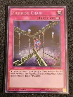 Yugioh Fiendish Chain 1st Edition Secret Rare LC5D-EN082 NM - Image 1