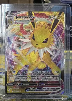 Jolteon VMAX 051/203 Evolving Skies Pokemon Card - Image 1