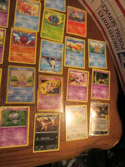 SMALL lot of 54 Pokemon Cards look pictures - Image 2
