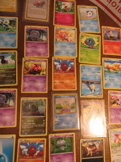 SMALL lot of 54 Pokemon Cards look pictures - Image 3