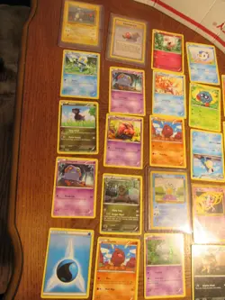 SMALL lot of 54 Pokemon Cards look pictures - Image 4