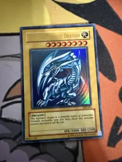 Yugioh Blue-Eyes White Dragon Ultra Rare Holo 1996 Yu-Gi-Oh! SDK-001 - Image 1
